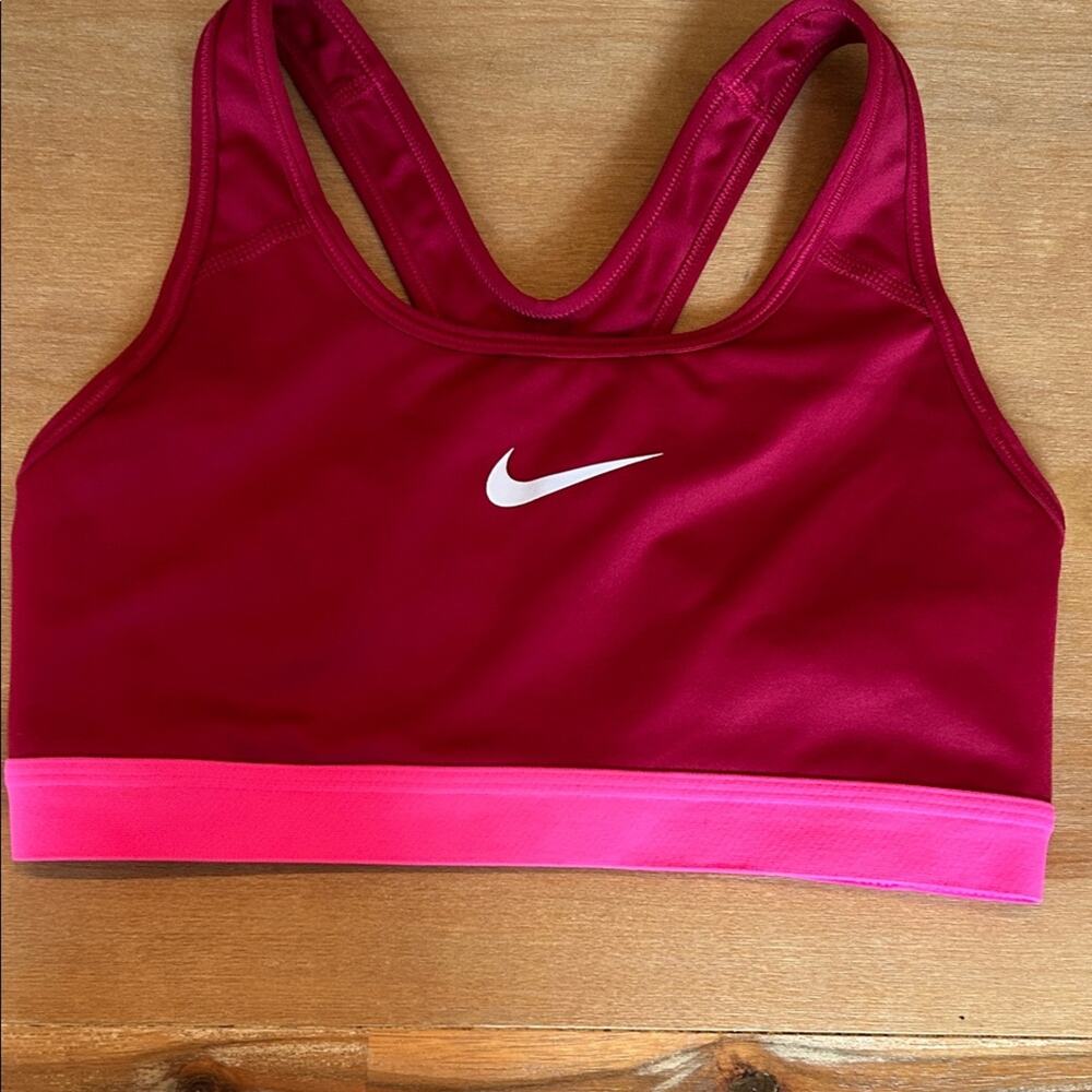 Nike Women's Magenta and Pink Sports Bra Small